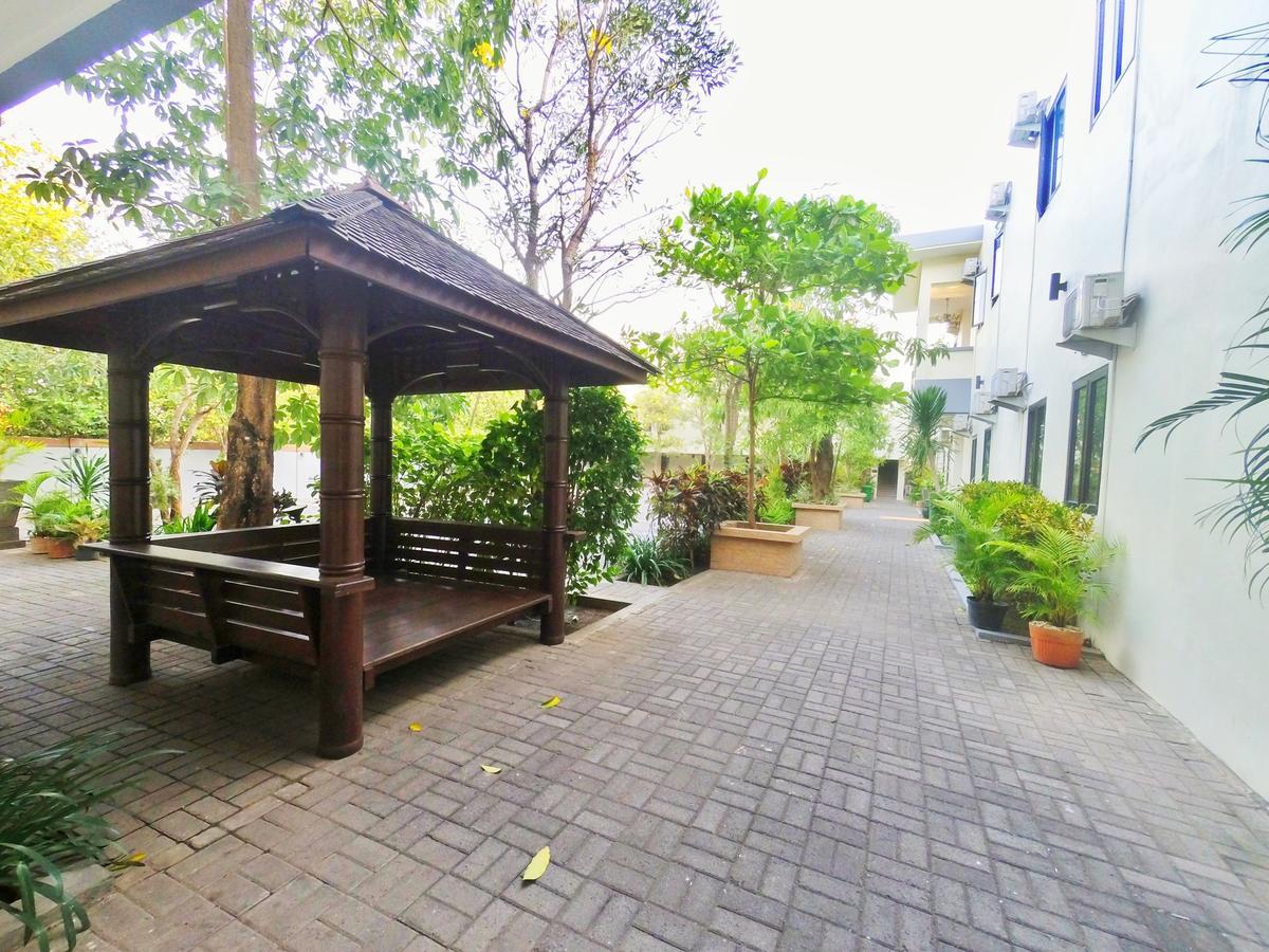 Hotel Transit Pasuruan Exterior foto